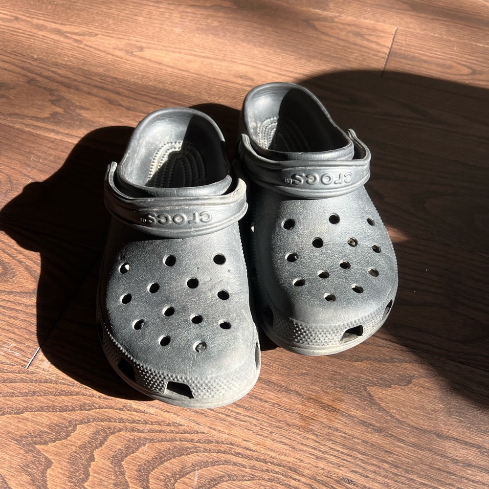Black Crocs